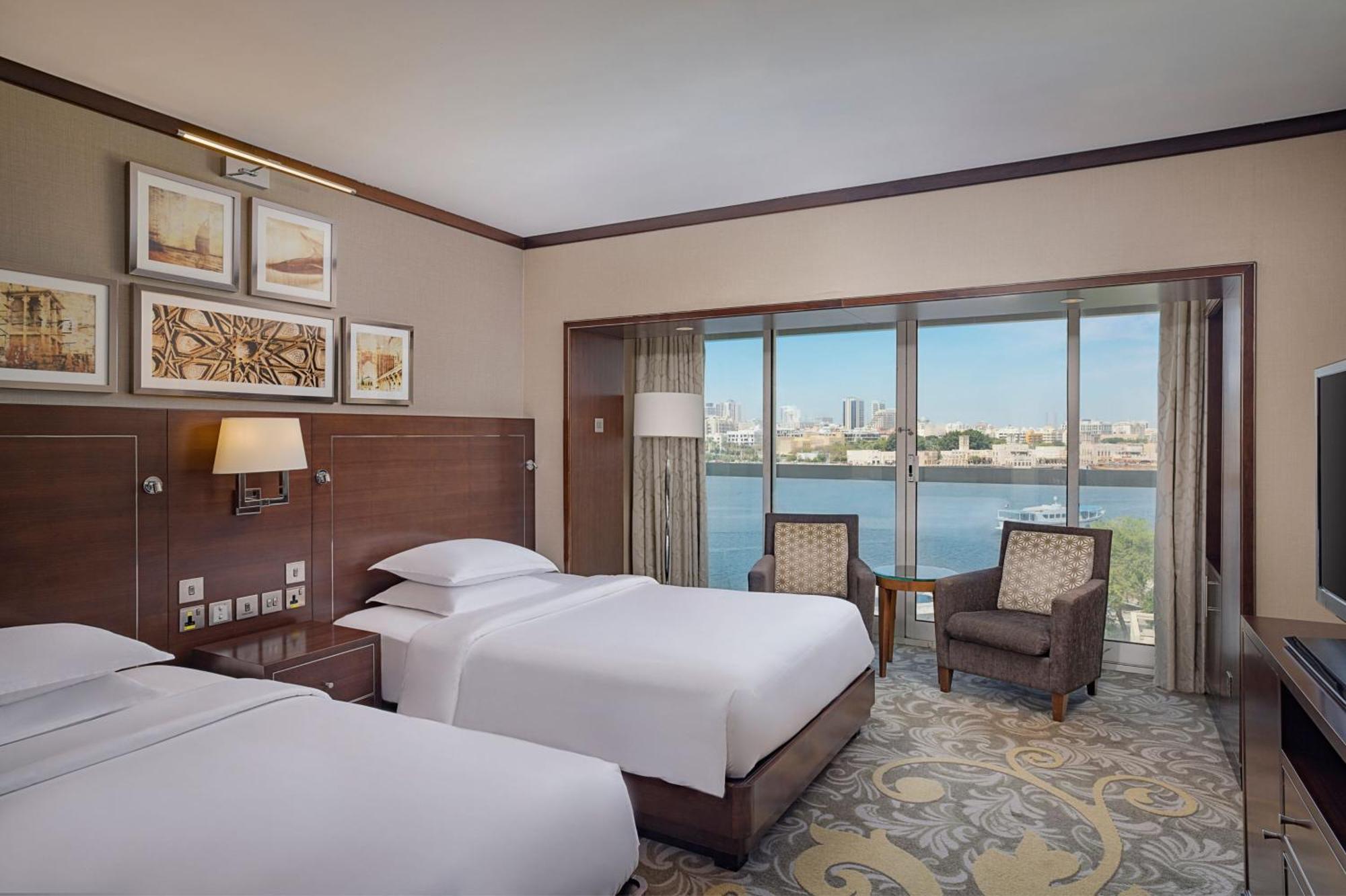 Sheraton Dubai Creek Hotel & Towers Kültér fotó Deluxe Room
