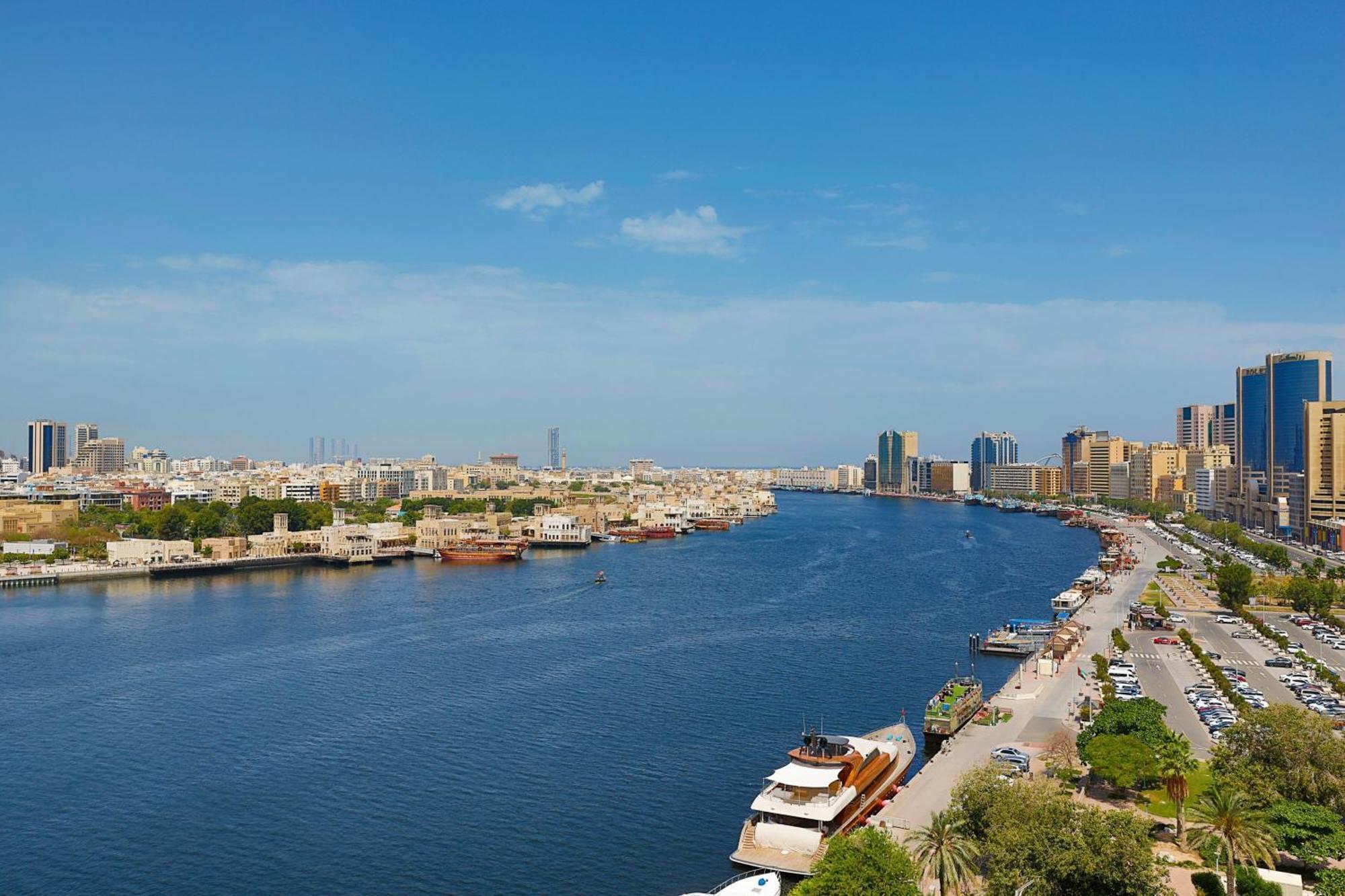 Sheraton Dubai Creek Hotel & Towers Kültér fotó The Nile River in Cairo